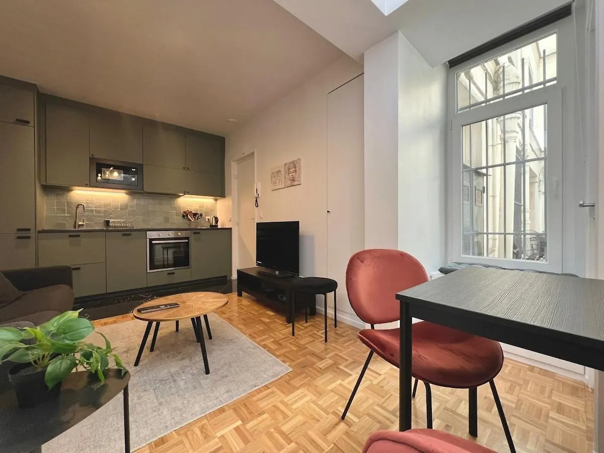 Lovely Apartment For 4 Paris